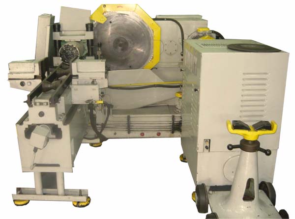 Загальний вигляд  і органы керування отрезного верстата 8Г663